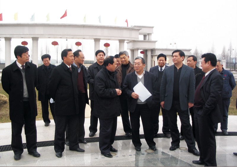 2006年2月12日，湖北省常務副省長周堅衛到公司調研