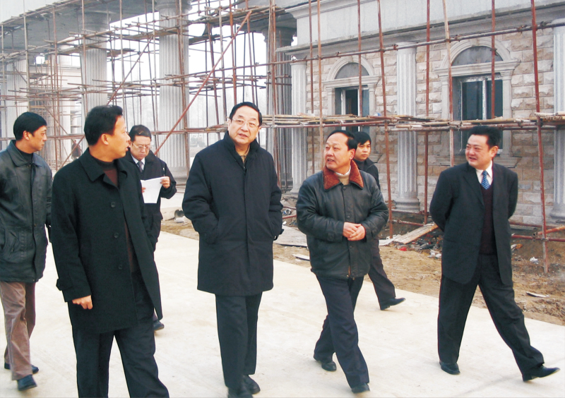 2005年1月14日，中共中央政治局委員、湖北省委書記俞正聲來公司調研